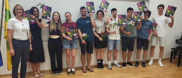 Rezultati splošne mature 2026. Iskrene čestitke maturantom in maturantkam! Rezultati splošne mature 2026. Iskrene čestitke maturantom in maturantkam!